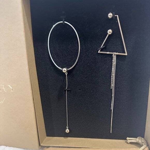 Burberry Glass Pearl Asymmetrical Drop Earring - Picture 5 of 6